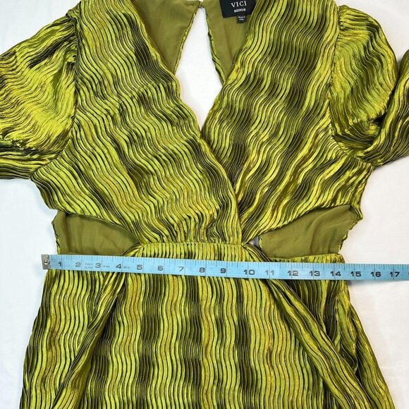 VICI Lorraine Satin Cutout Plisse Midi Dress Chartreuse Green Textured Medium - Picture 9 of 15
